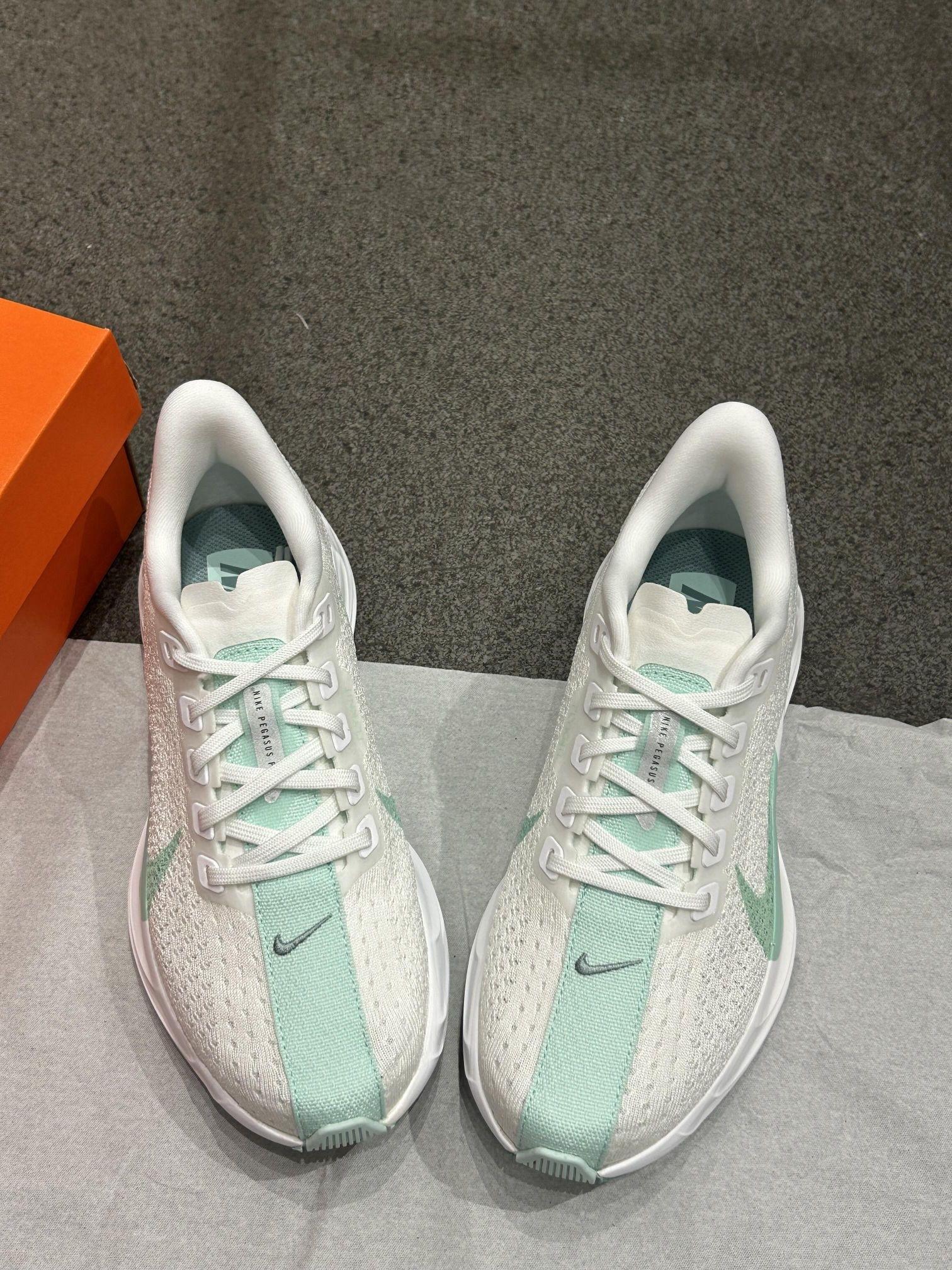 Nike 超好看的新配色~
想跑步吗?